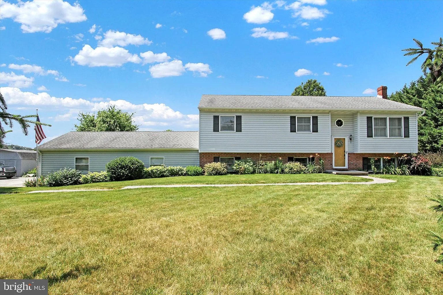 6189 Manheim Rd photo 1