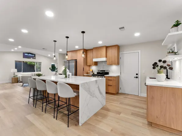 2415 Galahad Rd, San Diego, CA 92123