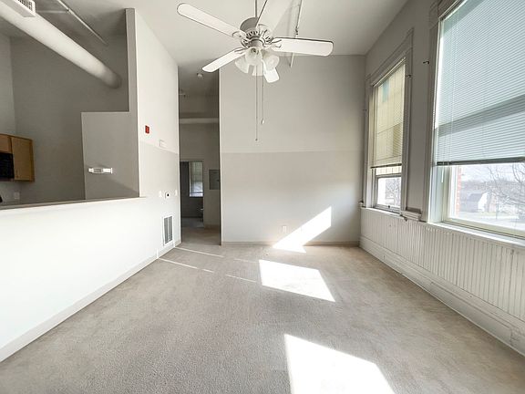 4th image of 400 E South A St #259013a52