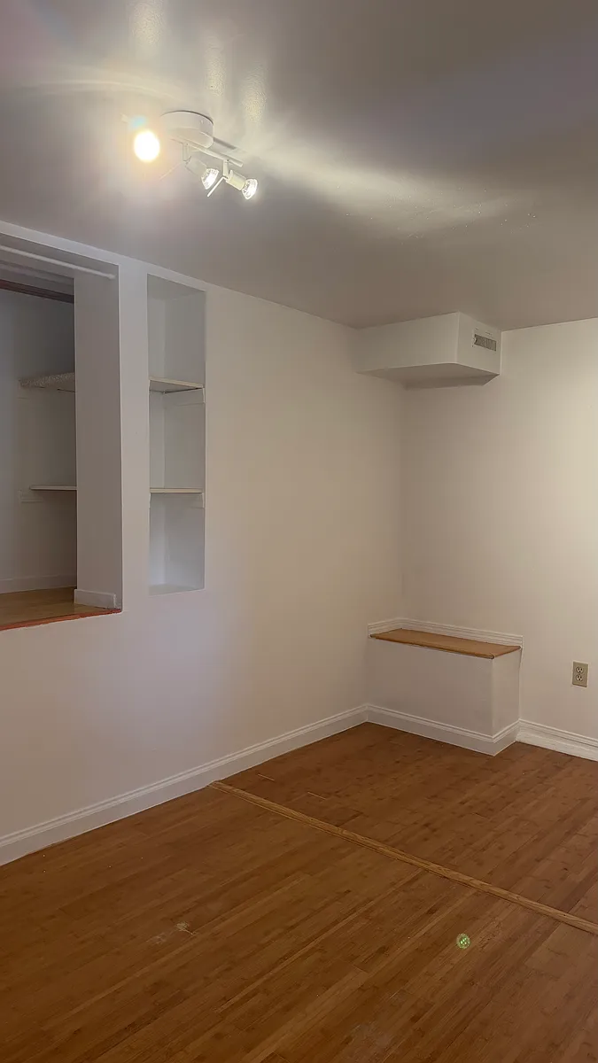Building Photo - 941 Spruce St #A