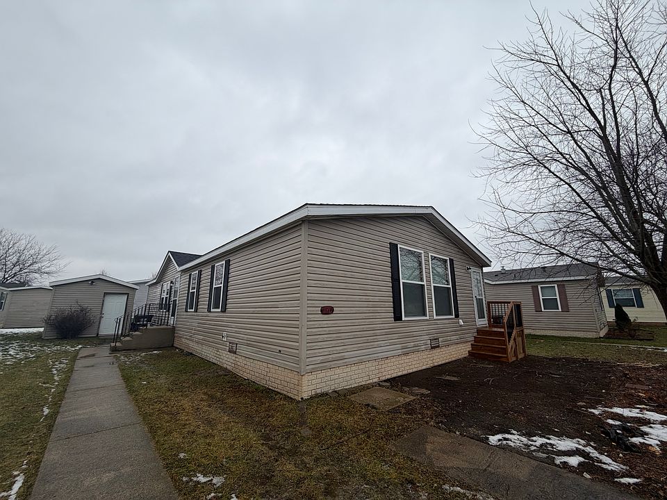 1st image of 1879 Birch St #893