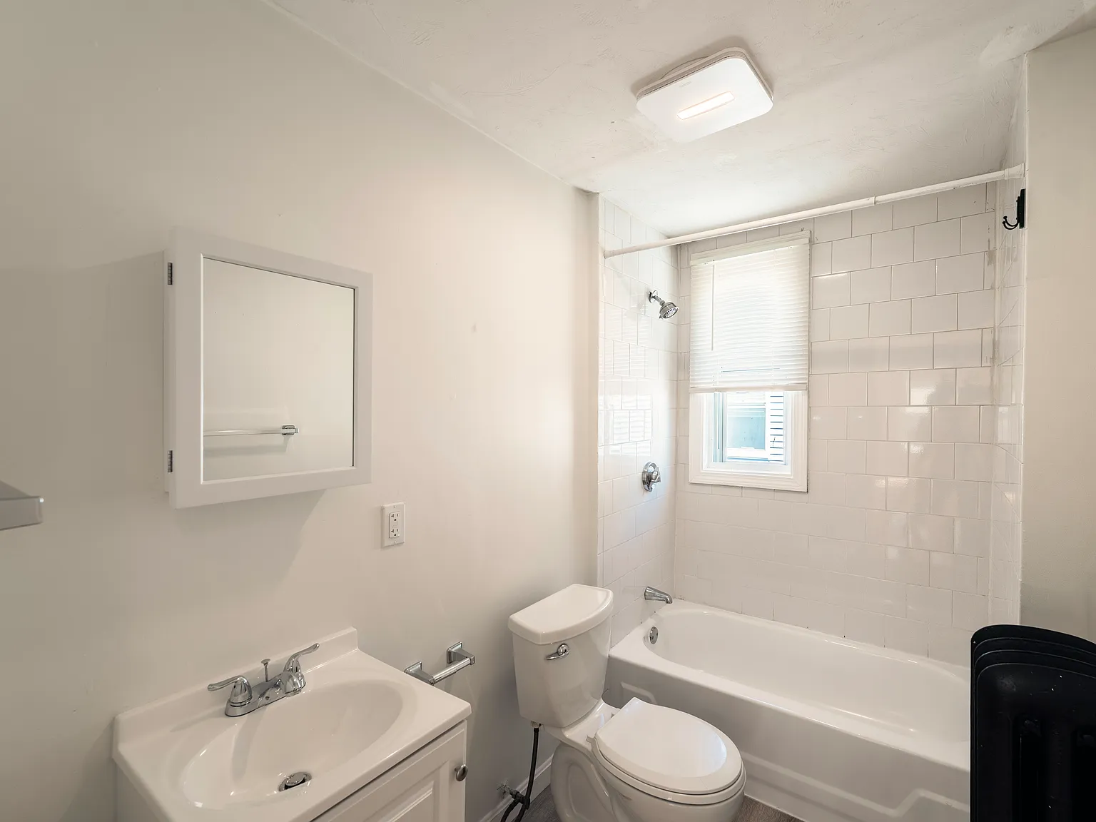 3 bed, 1075 sqft, $2,850 — Photo 4