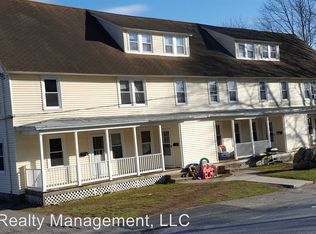 5 D St, Whitinsville, MA 01588