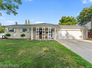 11445 Phyllis St, Taylor, MI 48180