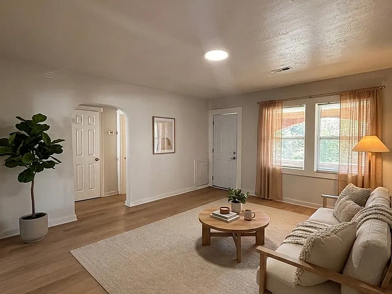 5107 Jacksboro Pike #6 — Photo 1