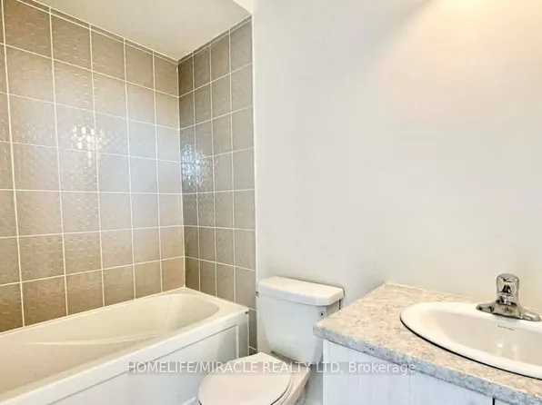 432 Okanagan Path, Oshawa, ON L1H 0B1