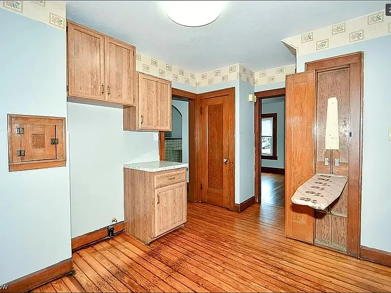 600 Columbus Ave NW — Photo 25