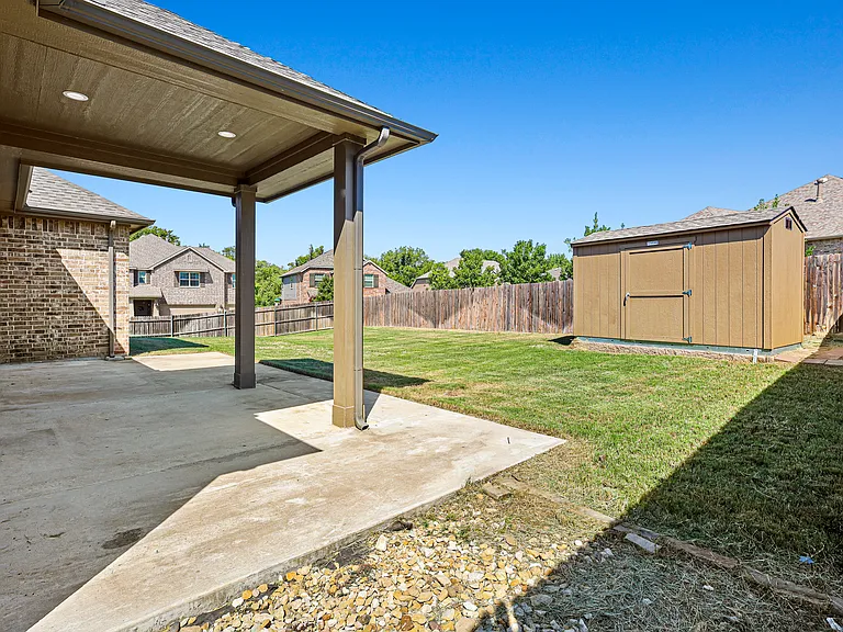 1701 Meadowleaf Ln — Photo 24