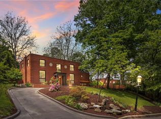 28 Woodland Rd, Pittsburgh, PA