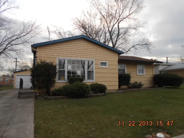 72 E Normandy Dr, Chicago Heights, IL 60411