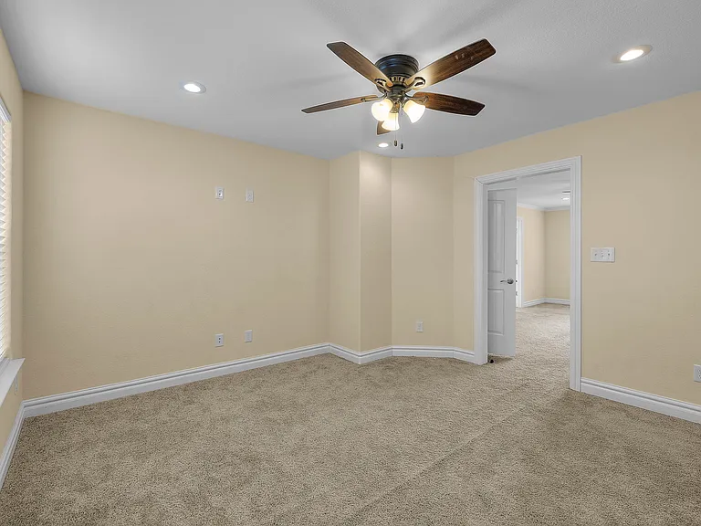 710 Beach Rd — Photo 12