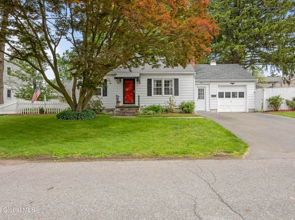 15 Avon Place, Albany, NY 12203