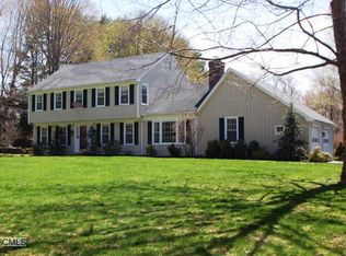 81 Homestead Ln, Fairfield, CT 06824