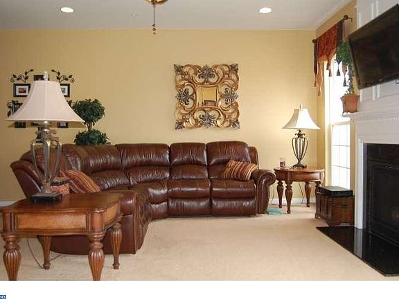 5th image of 271 N Caldwell Cir