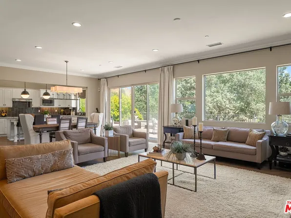 4964 Hydepark Dr, Agoura Hills, CA 91301