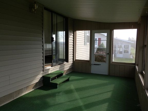 3rd image of 591 Snyder Dr
