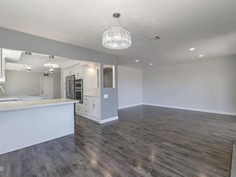 738 Galaxy Heights Dr — Photo 5