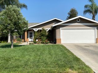 1268 N Michelle Dr, Dinuba, CA 93618