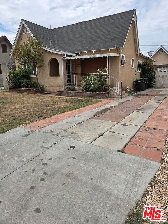 1st image of 855 Palm Dr
