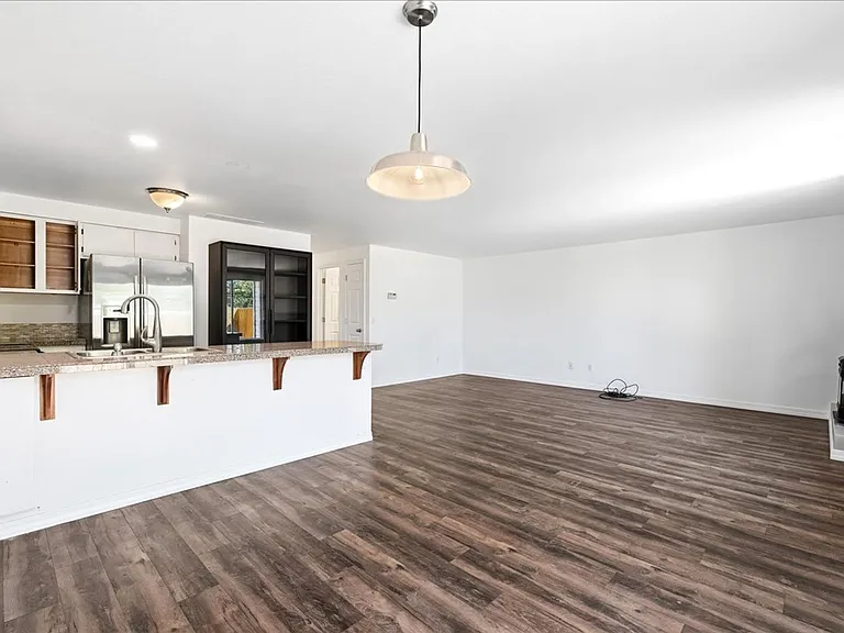 186 E Elwood Ln — Photo 10