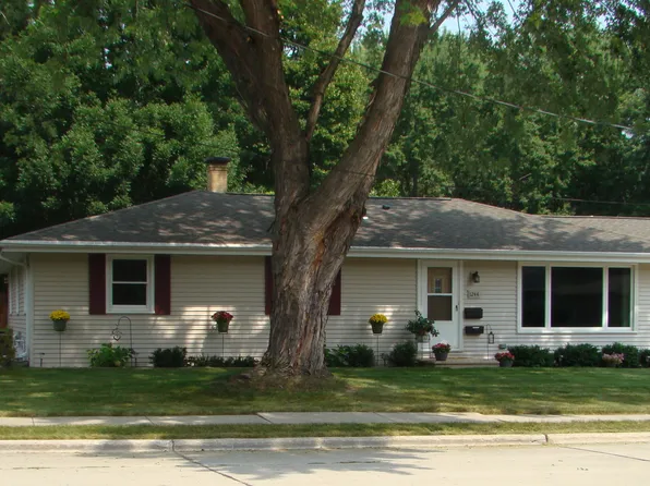 1244 Grant St, Green Bay, WI 54303