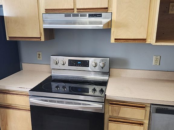 3rd image of 1861 Larette Dr #B
