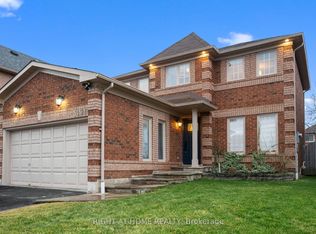 5136 Castlefield Dr, Mississauga, ON L5V 1S2