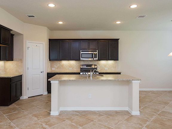 2nd image of 109 Starboard Ln