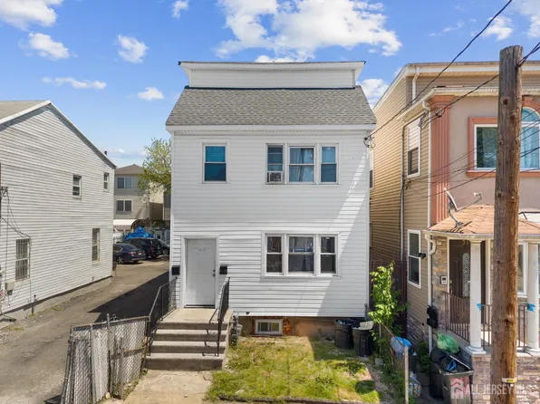 313 Livingston St, Elizabeth, NJ 07206