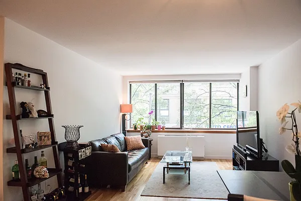 Sold by Luminous Realty | media 17