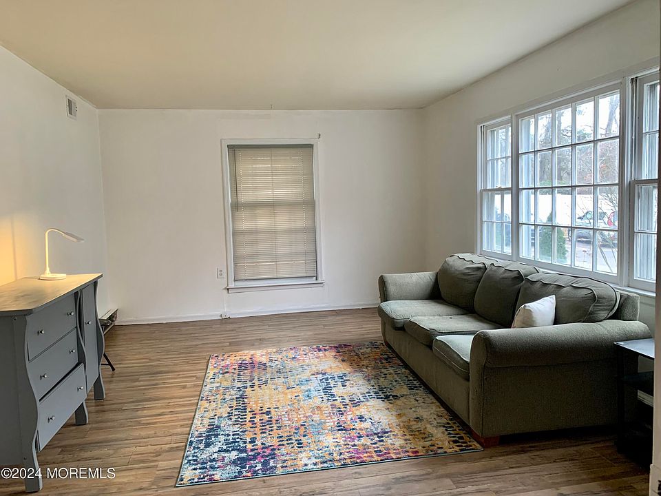 1st image of 35 Dover Walk #635