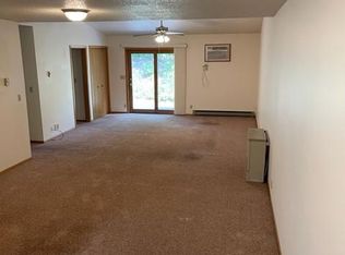 3413 Oak Knoll Dr, Eau Claire, WI 54701