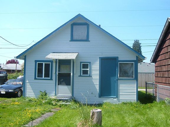 Back house, parking next to house