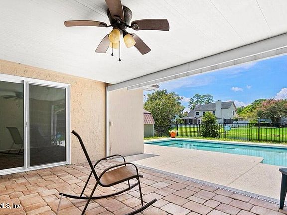 5th image of 10334 Triple Crown Ave