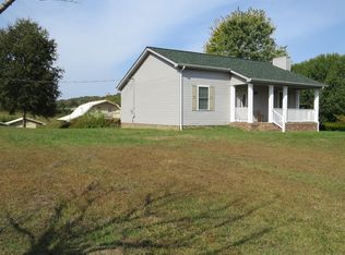 46 Old Flat Lick School Rd, Flat Lick, KY 40935