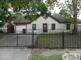 8901 Grovecrest Dr, Dallas, TX 75217