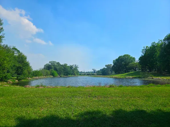 3920 SE Stallings Dr, Nacogdoches, TX 75961