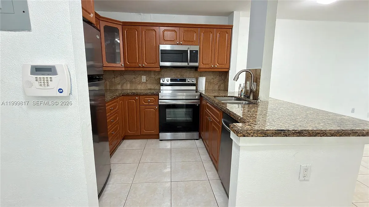 Building Photo - 403 SW 148th Ave #3B