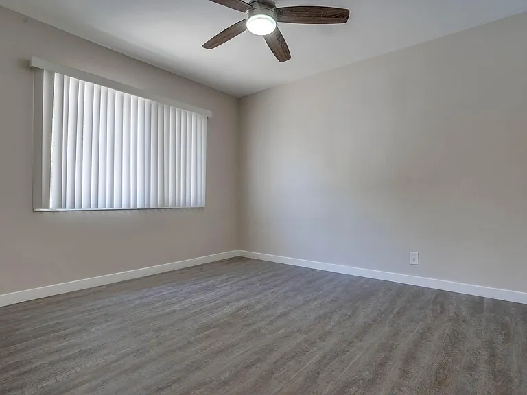 600 Kelton Ave #2 — Photo 17