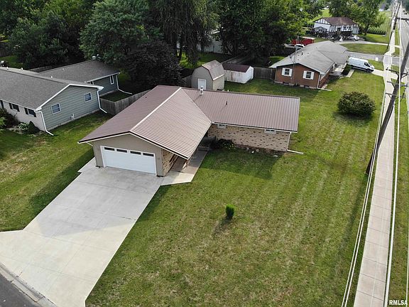 2nd image of 902 Pennyoaks Dr