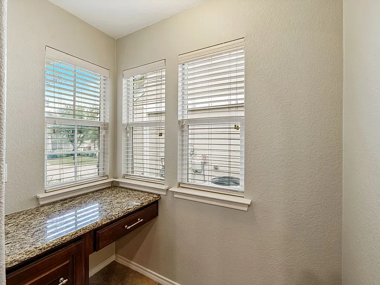 5005 Cassidy Ln — Photo 10