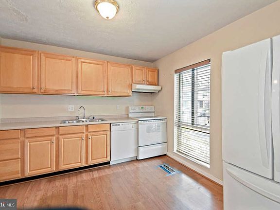 4th image of 6364 Hillary Ct