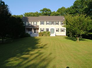 63 Top Hill Dr, West Kingston, RI 02892