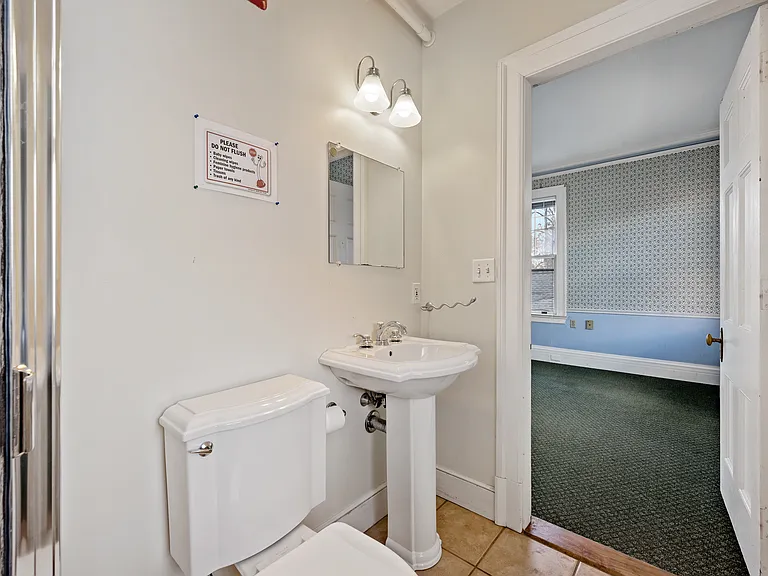 7 Oak St #302 — Photo 4