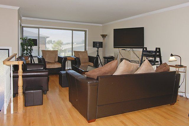 1st image of 401 Dianne Ct