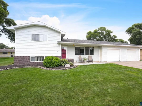 1105 Northview Dr, Dell Rapids, SD 57022