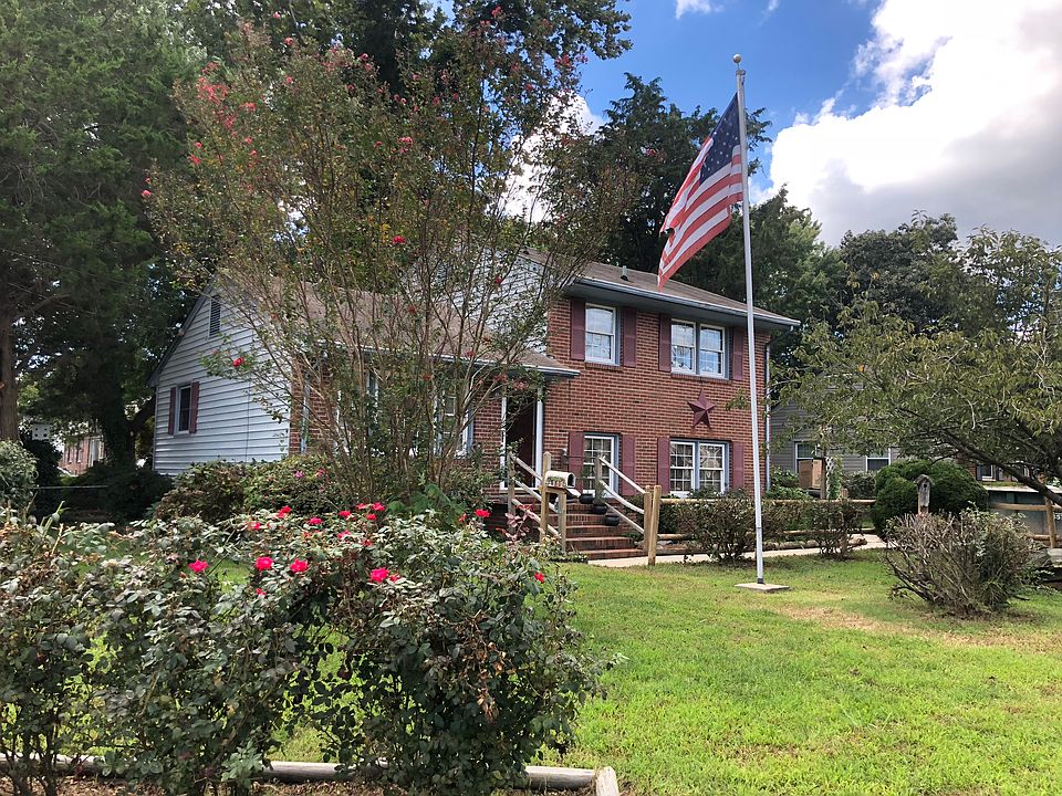 1st image of 801 Tulip Dr