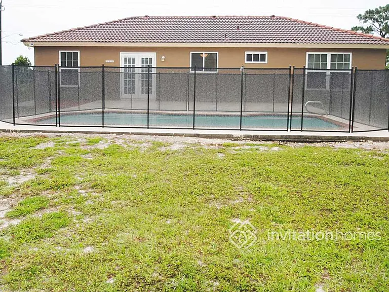 1582 Wyoming Dr SE — Photo 8
