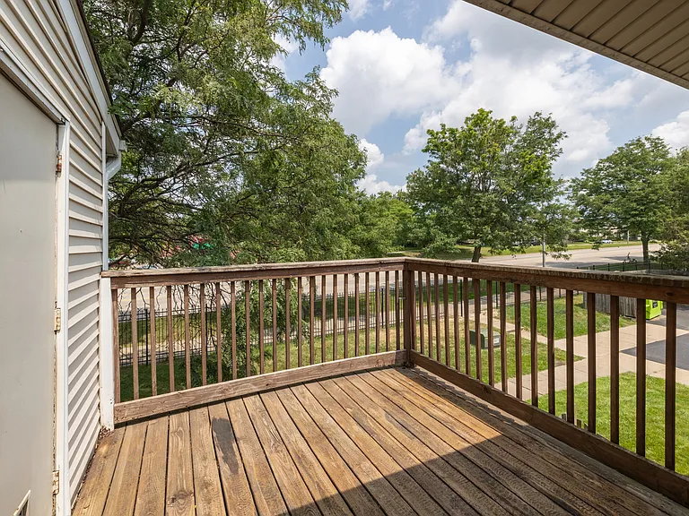 Auburn Heights Apartments — Photo 7