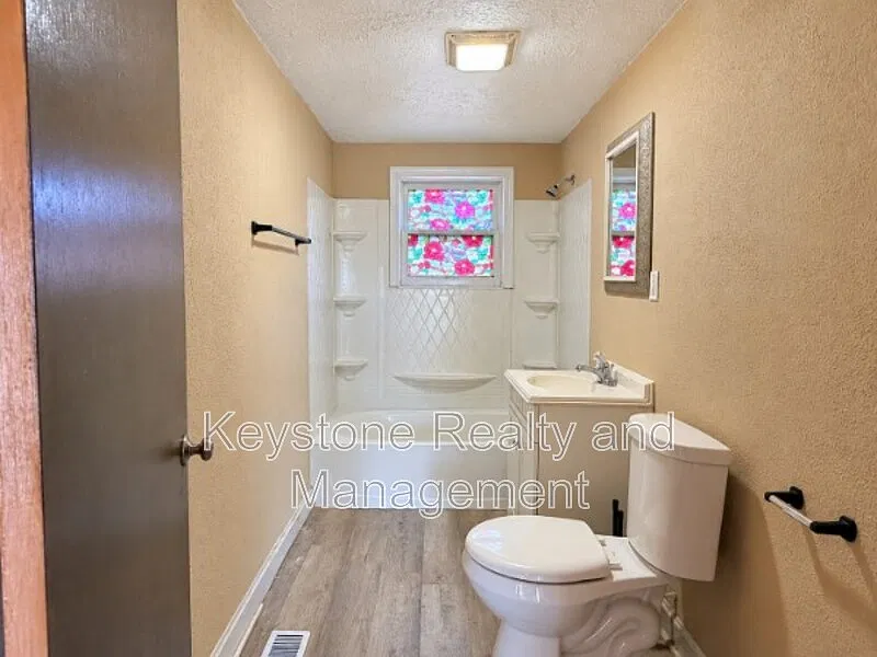 2 bed, 1.0 bath, 900 sqft, $825 — Photo 4